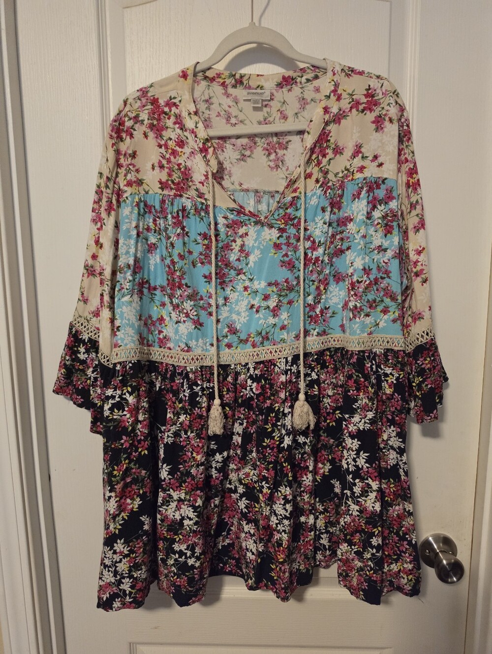 Avenue Floral Print Top in Cream with Pink & Green